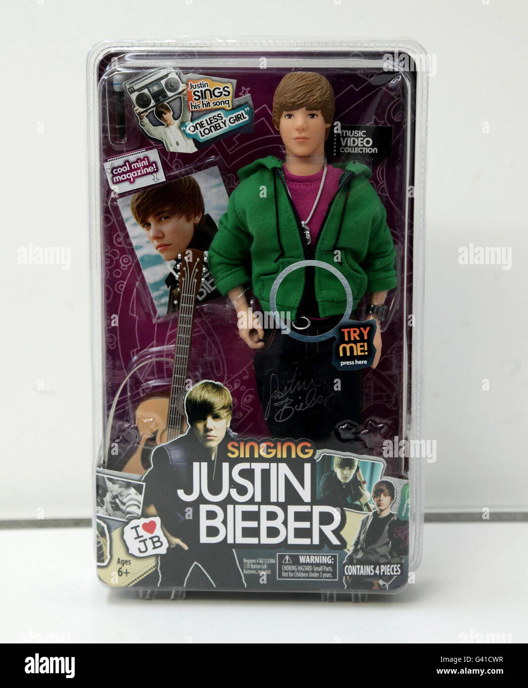 Salon du jouet 2011.Une nouvelle poupée Justin Bieber, à la Toy Fair 2011,  qui a ouvert aujourd'hui à Olympia, dans l'ouest de Londres Photo Stock -  Alamy