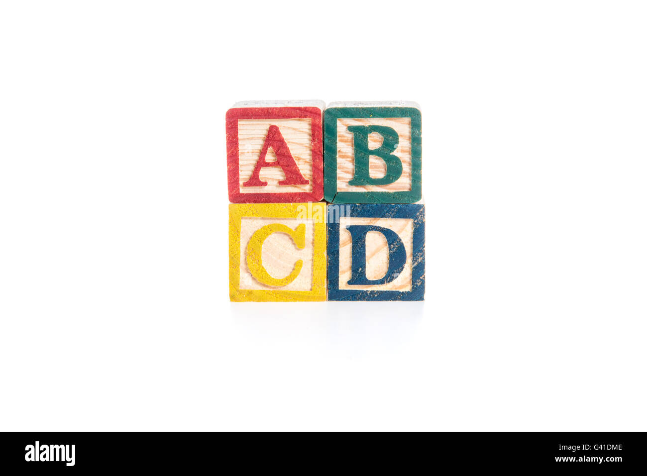Photo d'un alphabet blocks spelling ABCD isoler sur fond blanc Banque D'Images