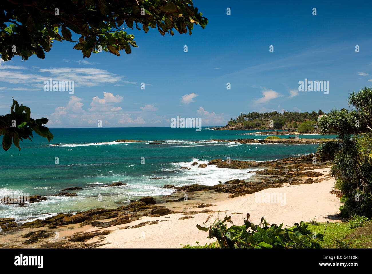 Sri Lanka, Hambantota, Tangalle, plage de la côte sud tropical vide Banque D'Images
