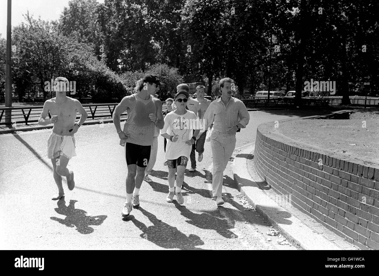 Le popstar Madonna fait une course jusqu'à Hyde Park à Londres.Madonna est en Grande-Bretagne dans le cadre de son "Who's that Girl World Tour Banque D'Images