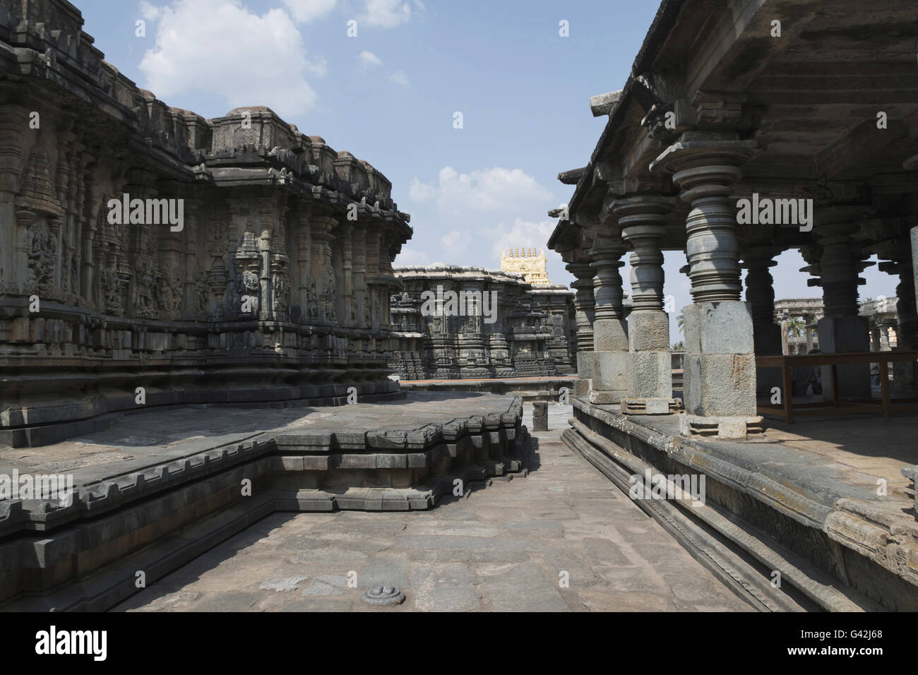 Complexe du temple chennakeshava, belur, Karnataka, Inde. Vue générale depuis le sud ouest. Banque D'Images