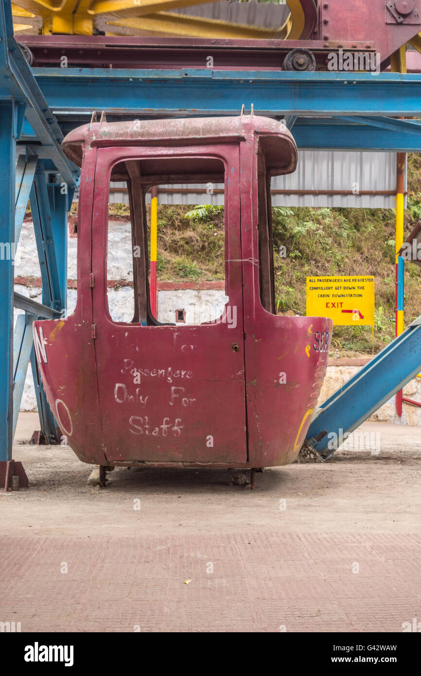 Une vieille voiture de câble non utilisées de la cabine téléphérique Darjeeling Banque D'Images