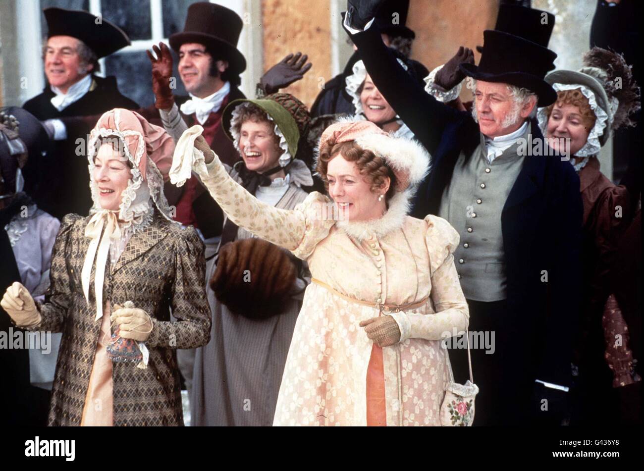 Le drame de costume très acclamé de la BBC Pride and Prejuse termine avec le double mariage d'Elizabeth et de Jane à Darcy et Bingley. La photo montre Alison Steadman et Benjamin Whitlow en tant que M. et Mme Bennett. PA. Banque D'Images