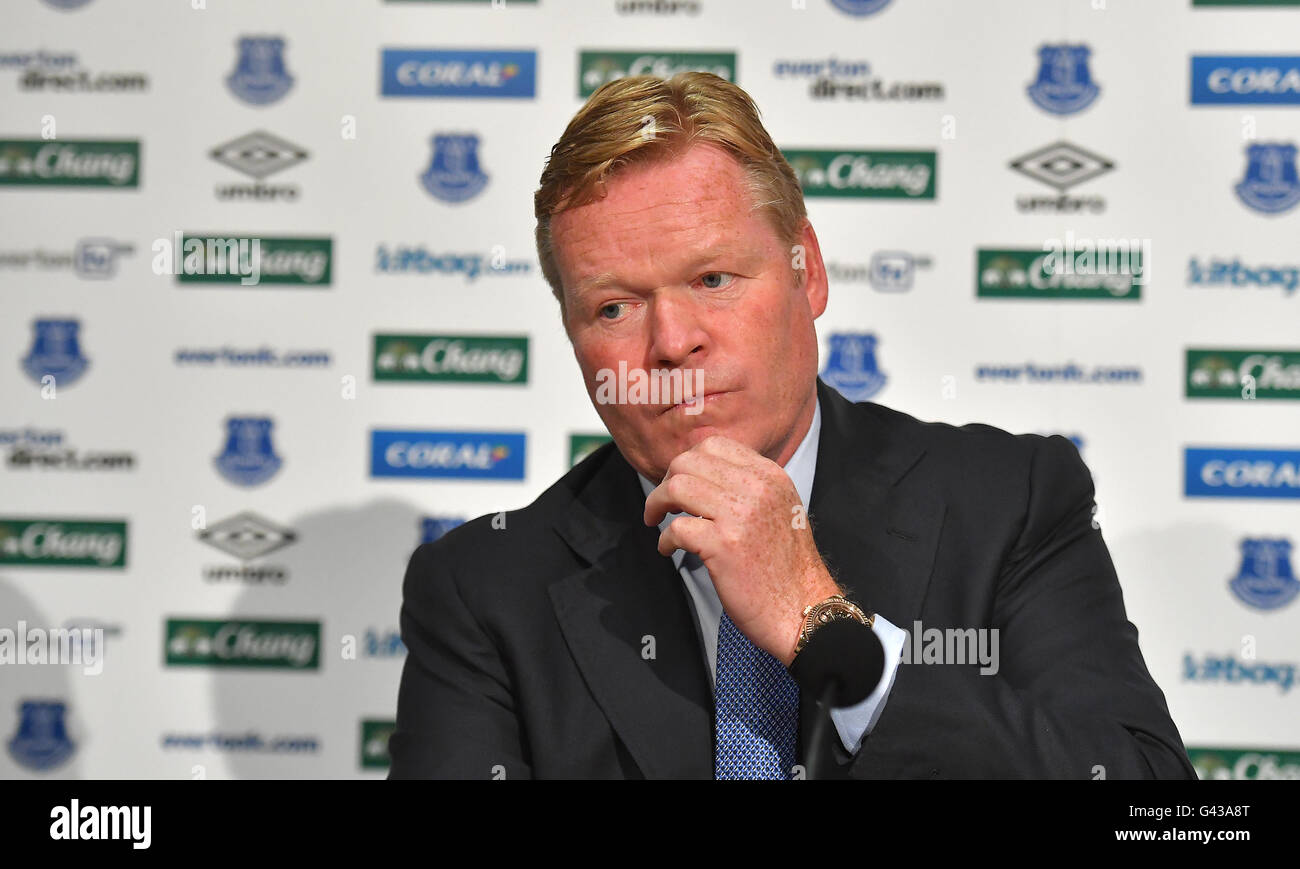 Nouveau gestionnaire d'Everton Ronald Koeman lors de la photocall Finch ferme, Liverpool. Banque D'Images