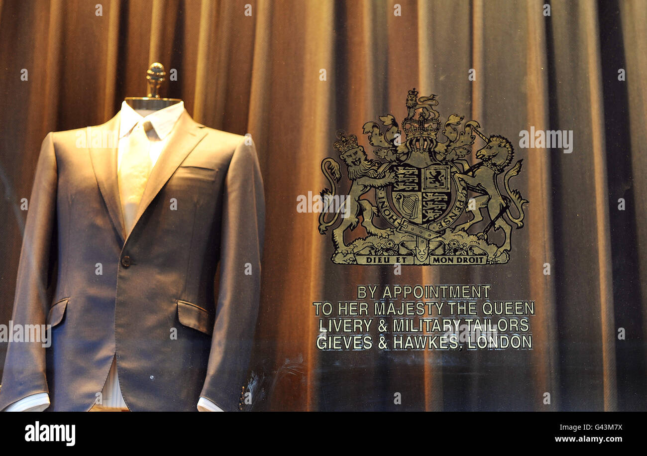 La fenêtre avant de Gieves & Hawkes, le magasin d'équipement de grande qualité pour hommes de Savile Row, dans le centre de Londres, qui a été créé en 1771. Banque D'Images