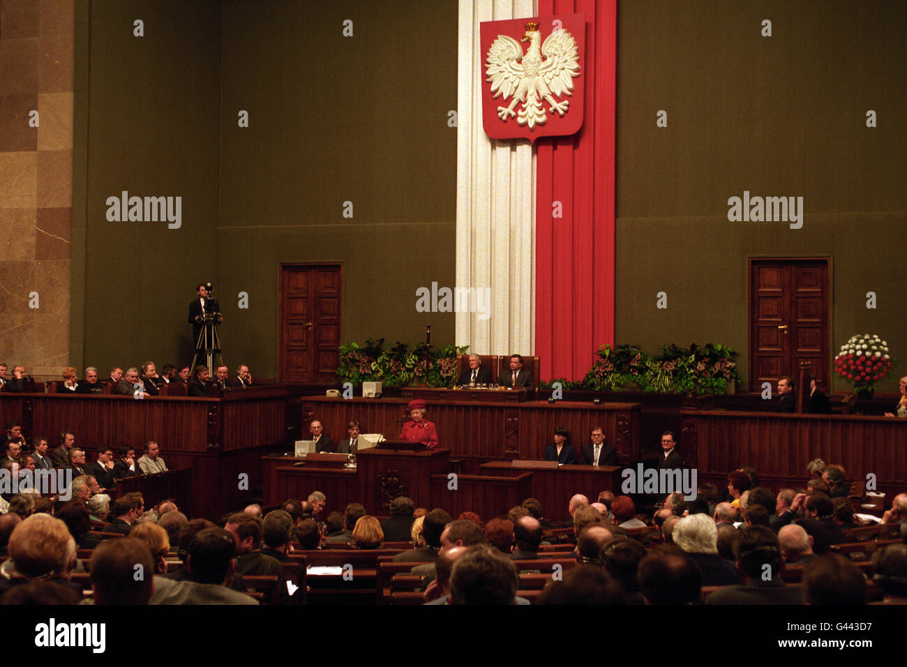 La Reine prononce son discours au Sejm (le Parlement) à Varsovie. Banque D'Images