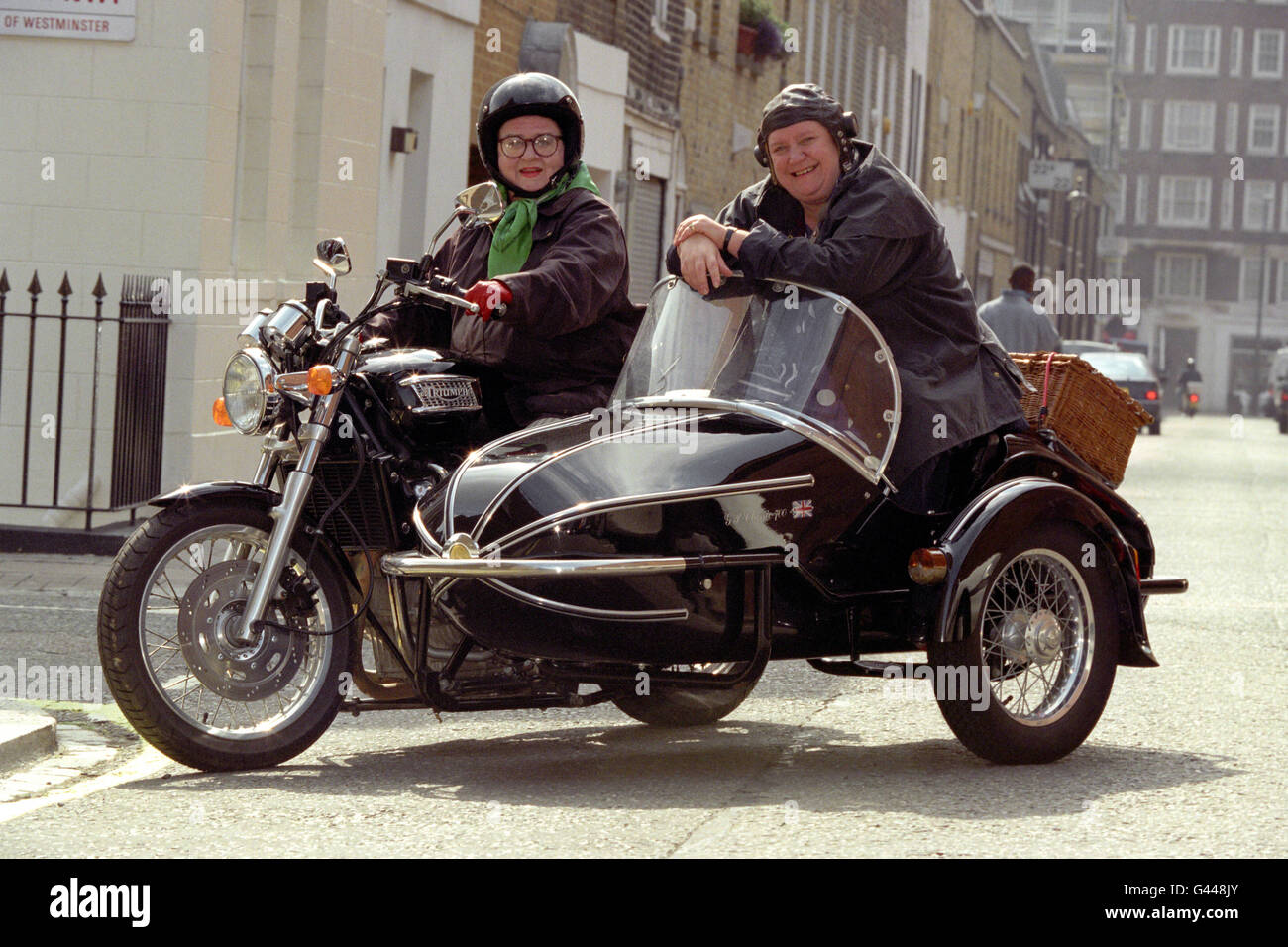 Télévision - deux gros Mesdames - Londres Banque D'Images