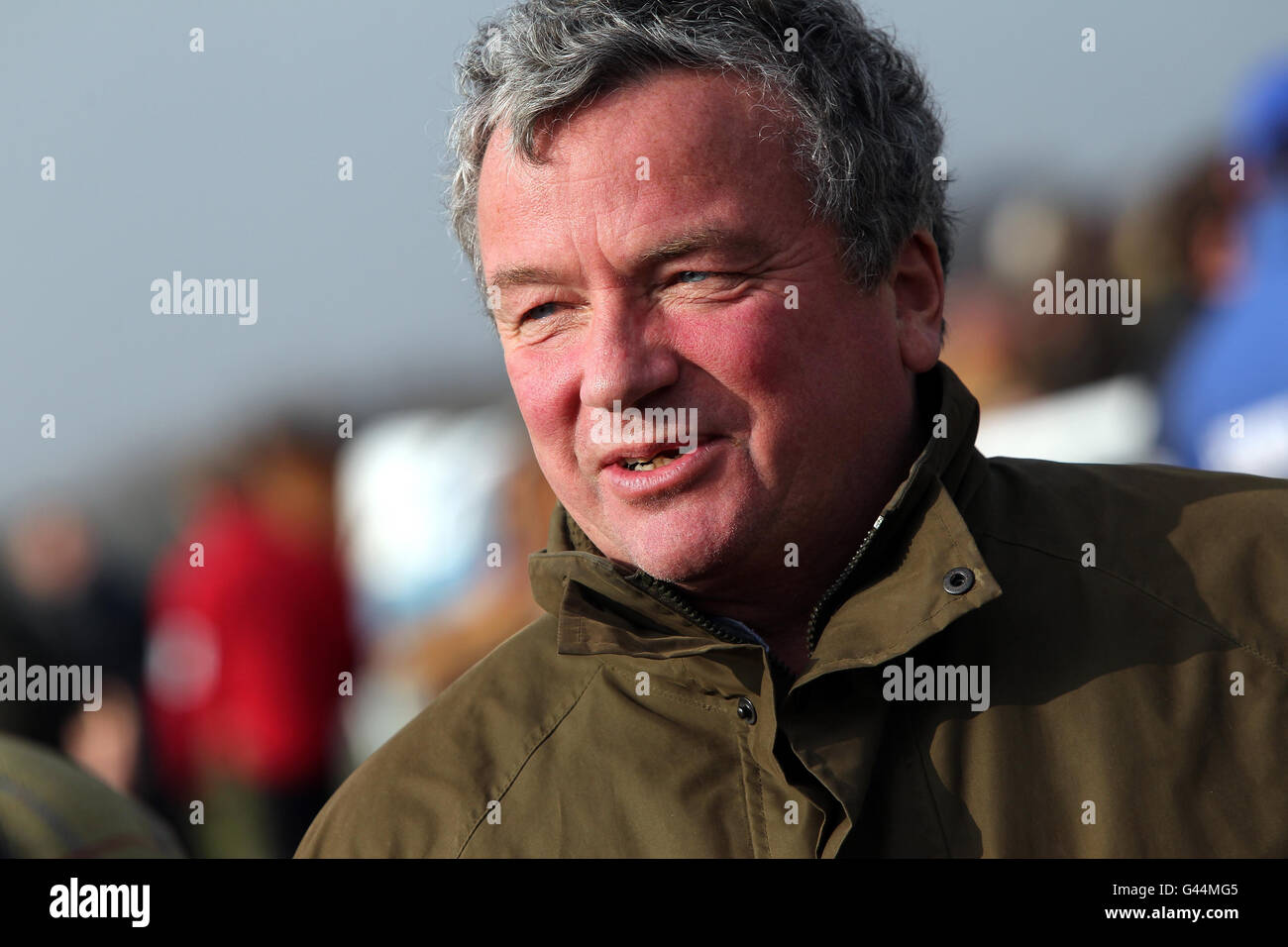 Courses hippiques - Hippodrome de Ludlow. Entraîneur Nigel Twiston-Davies à l'hippodrome de Ludlow. Banque D'Images