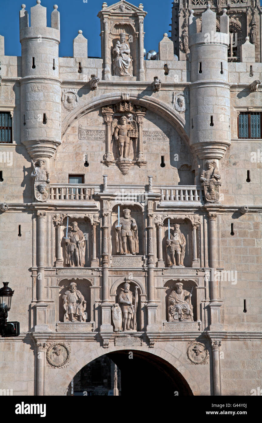 Statues sur Santa Maria Arch, Arco de Santa Maria Burgos Castille et Leon, Espagne, Banque D'Images