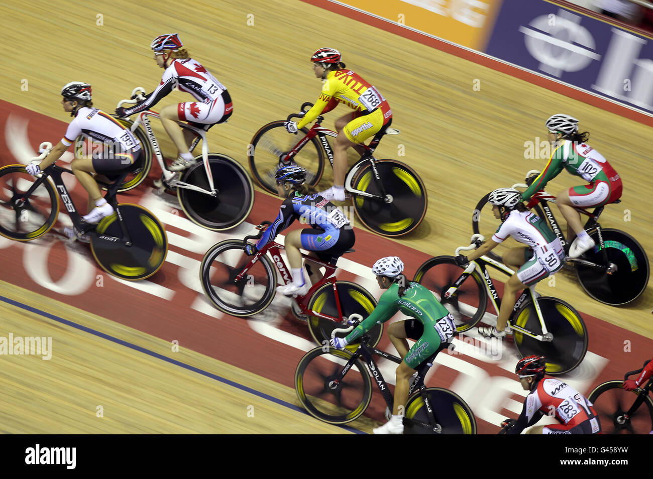 Cyclisme - coupe du monde de piste - deuxième jour - Centre national de cyclisme. Concurrents de la course à gratter Womens Banque D'Images