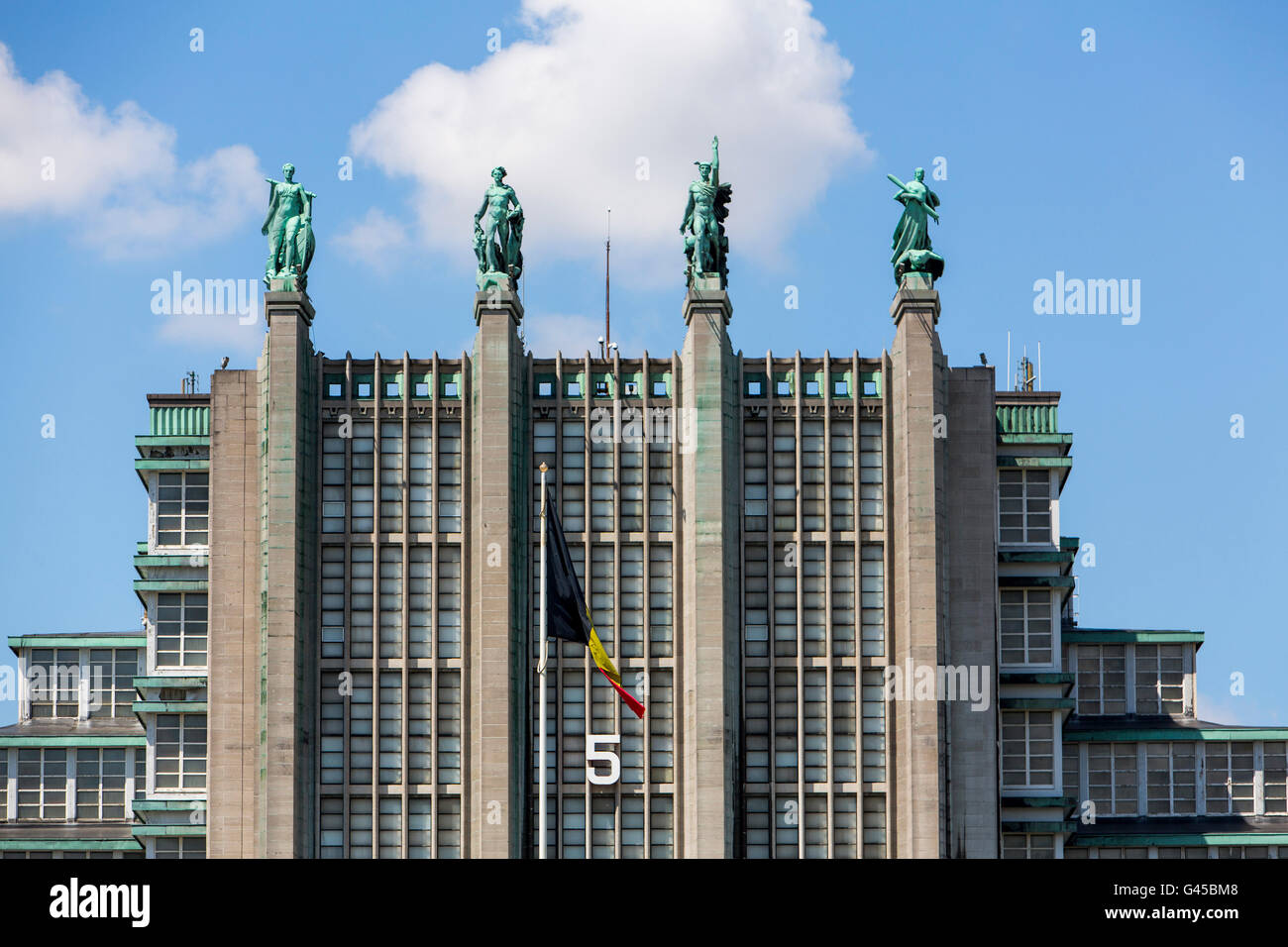 Façade de la Halle 5 du parc des expositions de Bruxelles, Belgique, Banque D'Images