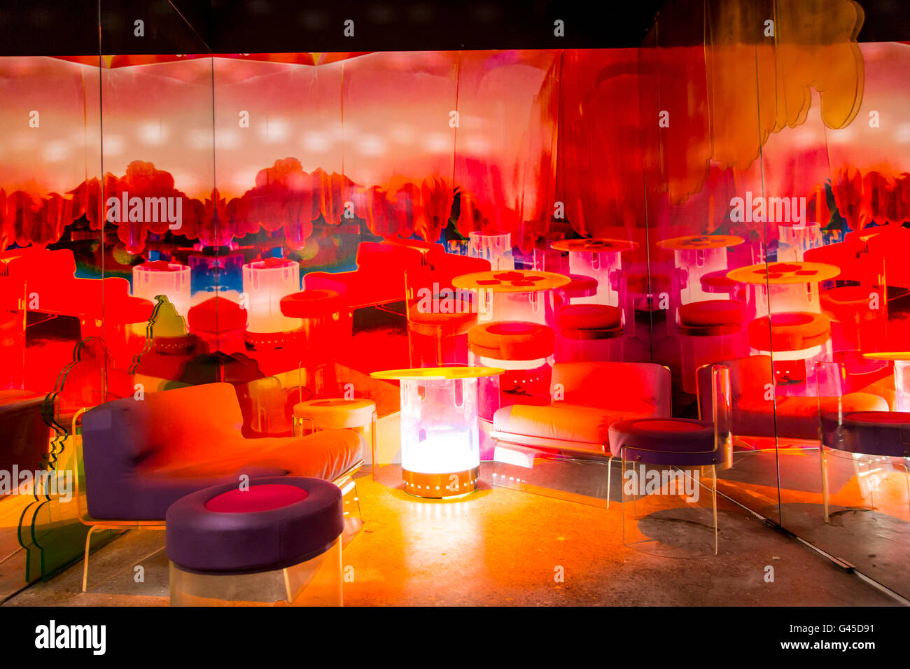 ADAM, Musée d'art et de design de l'Atomium, Bruxelles, exposition permanente Plasticarium, conception d'objets de la 70s en matières plastiques Banque D'Images