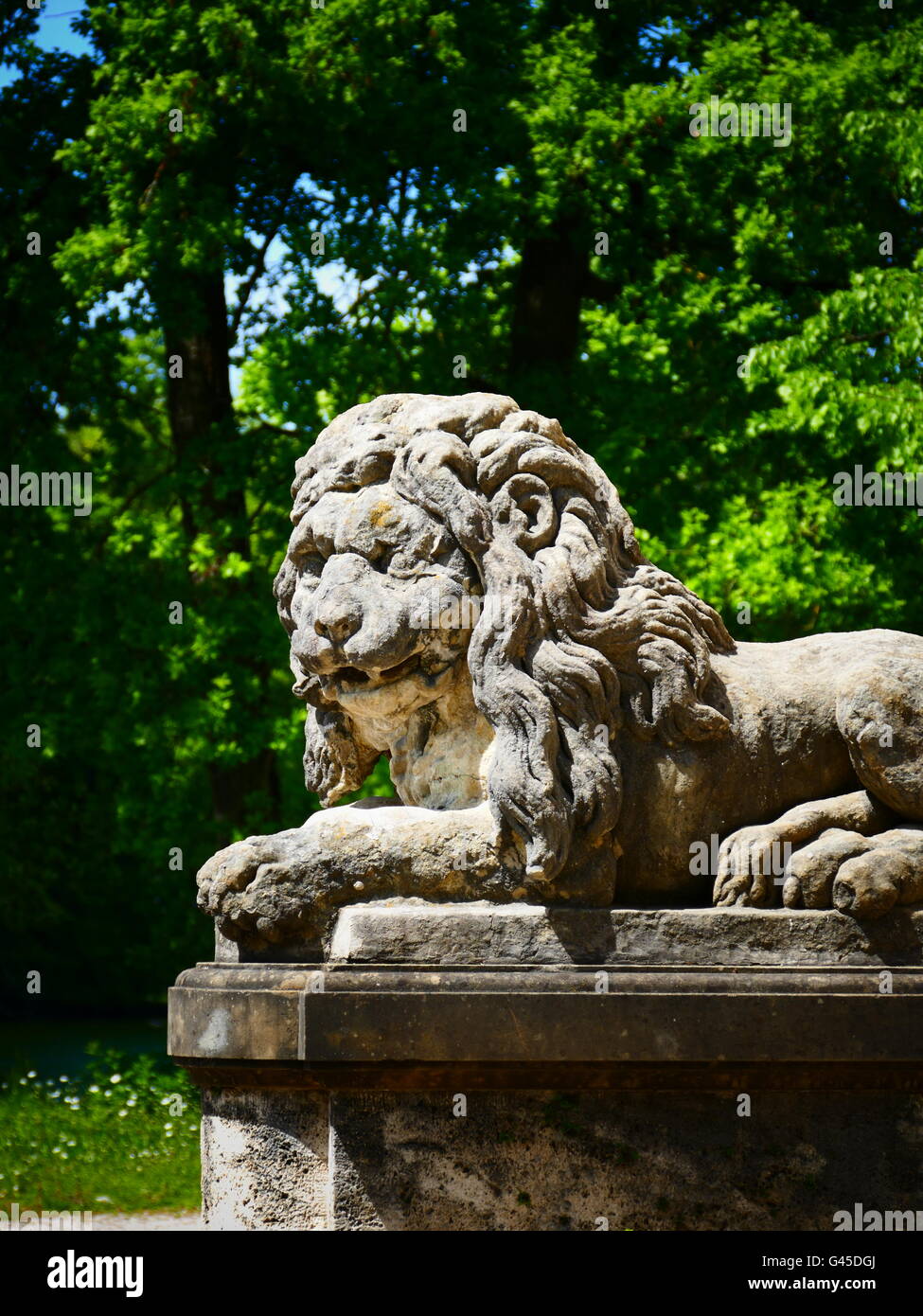 Statue Lion château Badenburg dans Parc de Nymphenburg Munich Allemagne Europe Banque D'Images