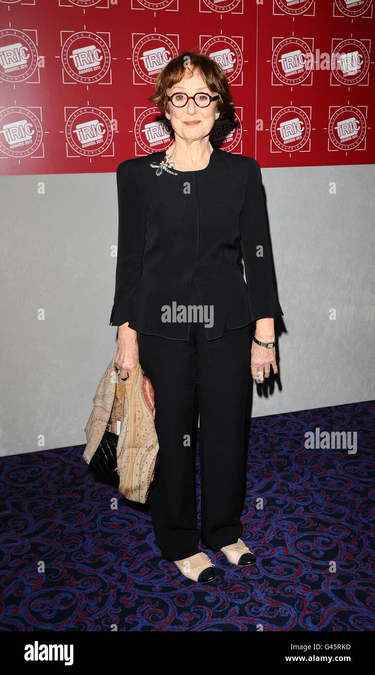 Una Stubbs arrive pour les prix TRIC (Television and radio Industries Club) qui se tiennent à l'hôtel Grosvenor de Londres. Banque D'Images