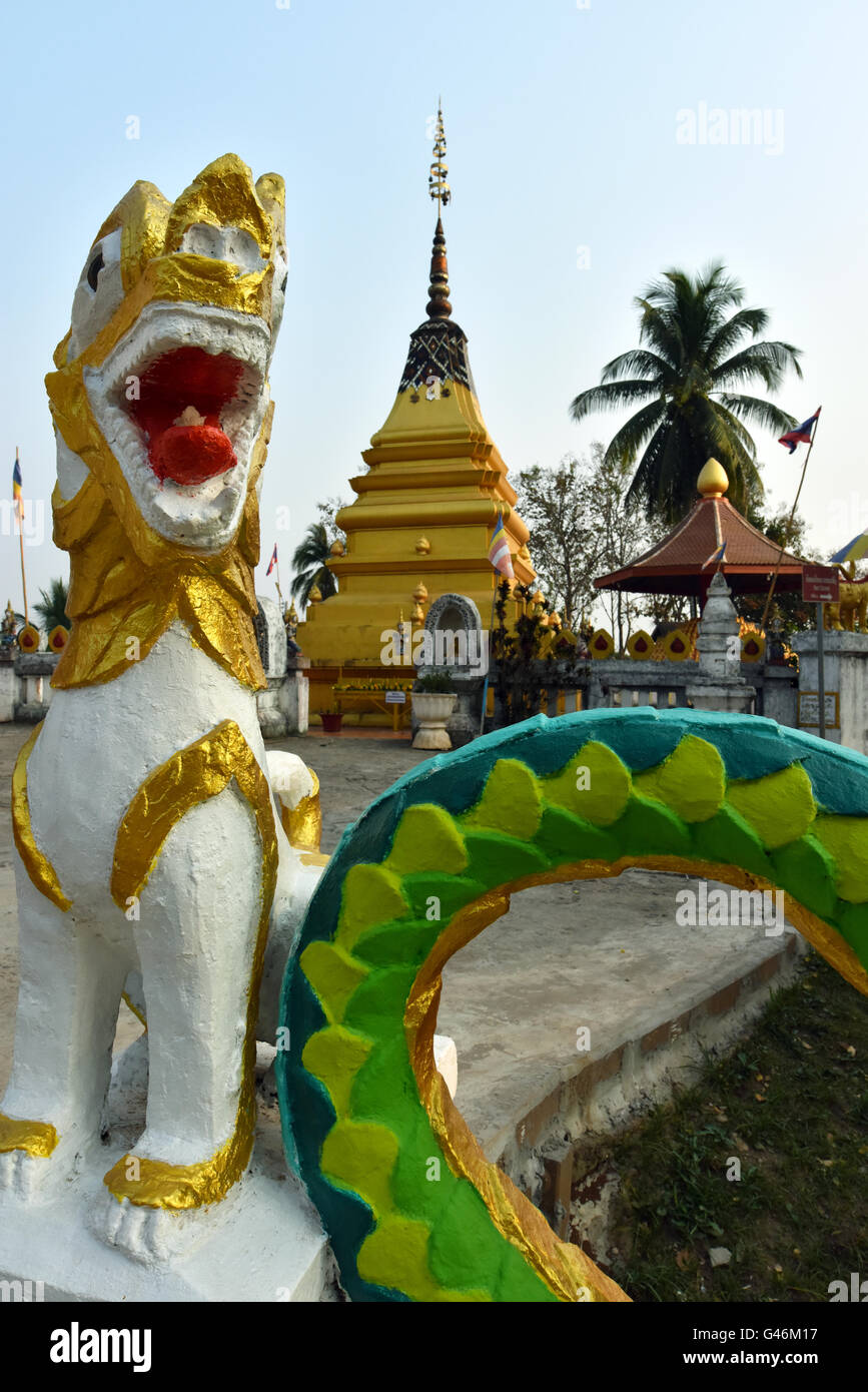 Temple Wat chomkao manilat à Huay Xai, capitale de la province de Bokeo au Laos Banque D'Images