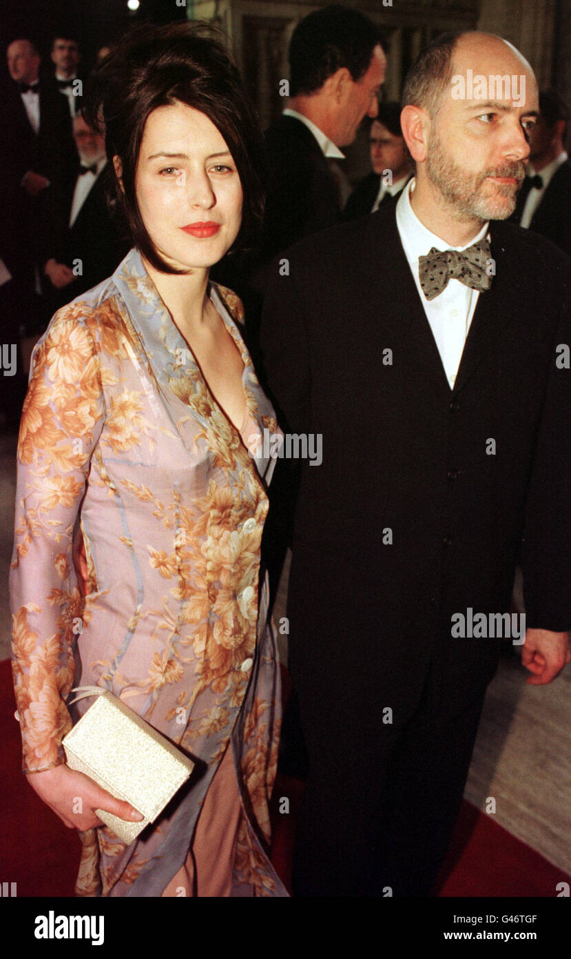 BAFTA Gina McKee.L'actrice Gina McKee arrive pour la cérémonie de remise des prix BAFTA au Royal Albert Hall. Banque D'Images