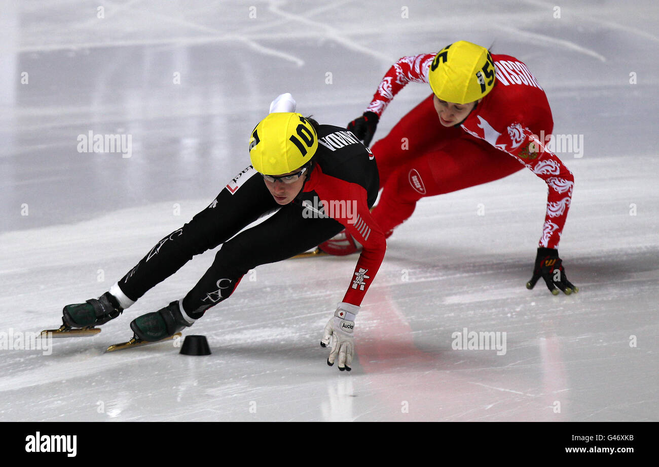 Patinage de vitesse - Championnats du monde de patinage de vitesse sur piste courte de l'UIP - première journée - Motorpoint Arena.Marie-Eve Drolet (à gauche) dirige la Nina Evteeva en Russie pendant les quarts de finale du 1500 m féminin Banque D'Images