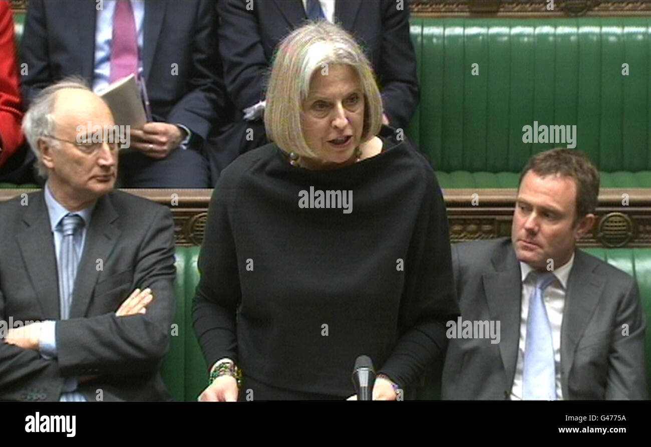 La secrétaire à l'intérieur Theresa May fait une déclaration au sujet de la violence à la Marche des TUC à la Chambre des communes. Banque D'Images