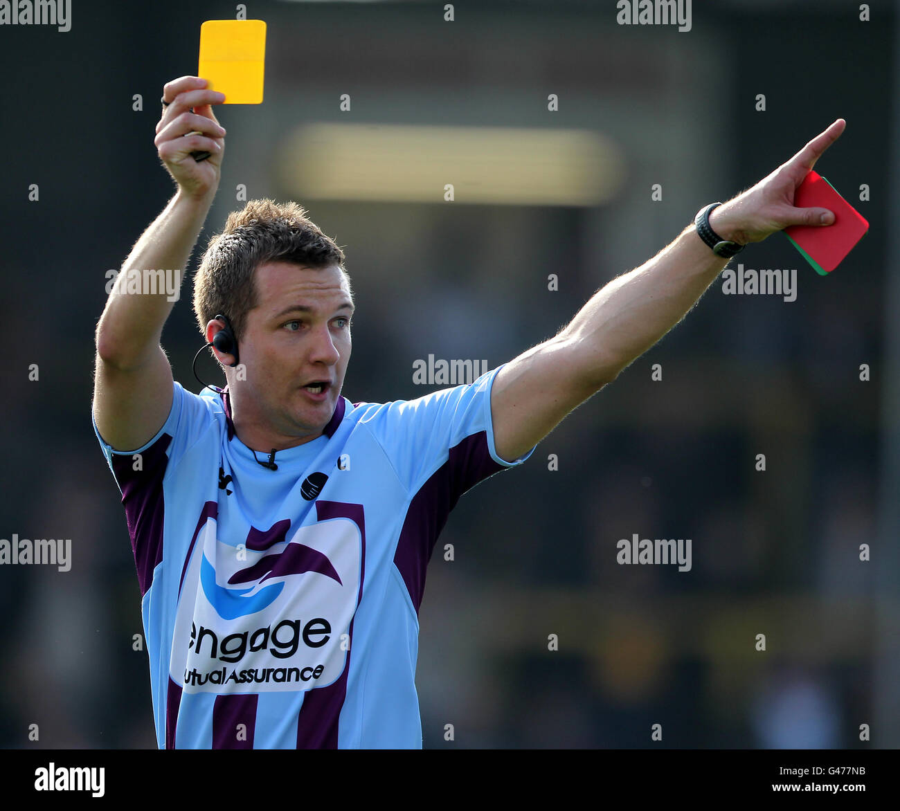 Arbitre carton rouge rugby Banque de photographies et d'images à haute  résolution - Alamy