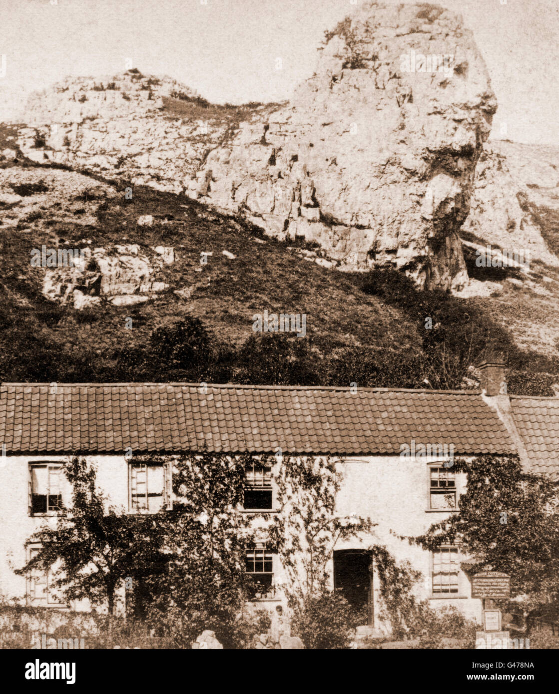 Le Rocher du Lion, Cheddar Gorge, le signe de la publicité pour l'hébergement, d'un plateau/bouilloire et d'hébergement à Rose Cottage, vers 1860 Banque D'Images