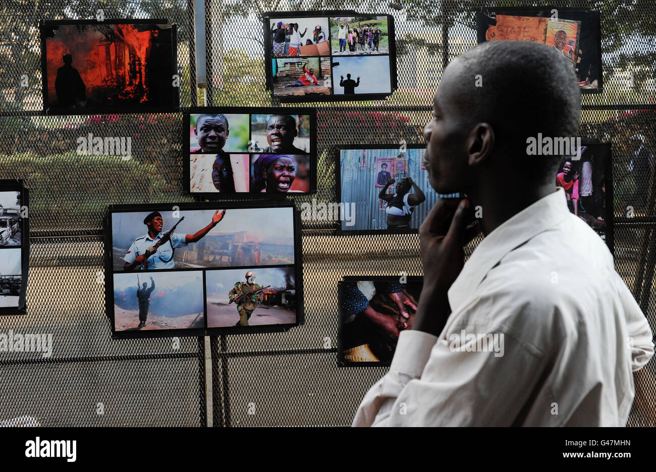 KENYA Nairobi, une exposition de photos documentent la violence post-électorale 2007 entre différents groupes ethniques comme Kikuyu, Luo, images des émeutes après les sondages Banque D'Images