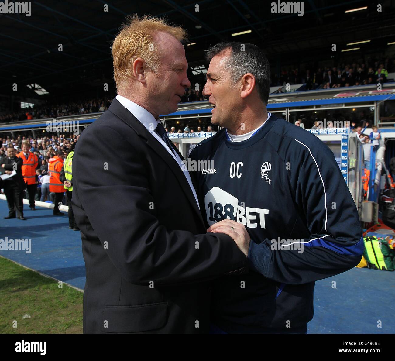 Football - Barclays Premier League - Birmingham City / Bolton Wanderers - St Andrew's.Alex McLeish, directeur de la ville de Birmingham (à gauche) et Owen Coyle, directeur de Bolton Wanderers (à droite) avant le match Banque D'Images