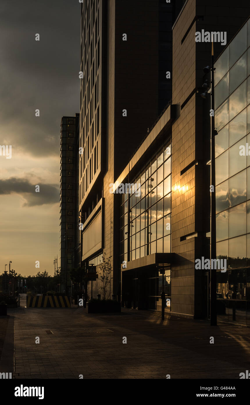 BBC, Salford Quays, au crépuscule Banque D'Images