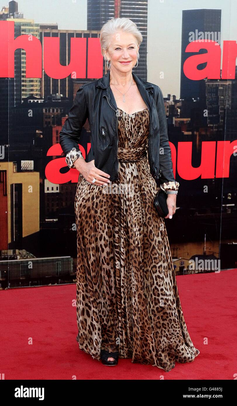 Dame Helen Mirren arrivant pour la première britannique d'Arthur, au Cineworld O2, à l'O2 Arena, SE10. Banque D'Images