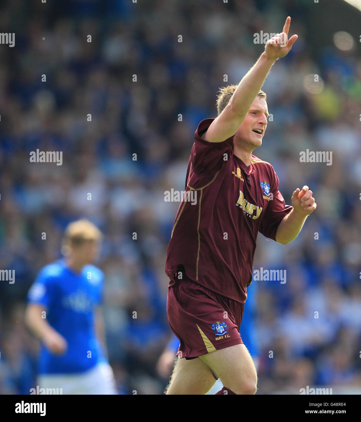 Football - npower football League 2 - Chesterfield v Bury - Stade B2net.Tom Lees de Bbury célèbre après avoir marquant le premier but lors du match de la ligue de football de npower au stade B2net, Chesterfield. Banque D'Images