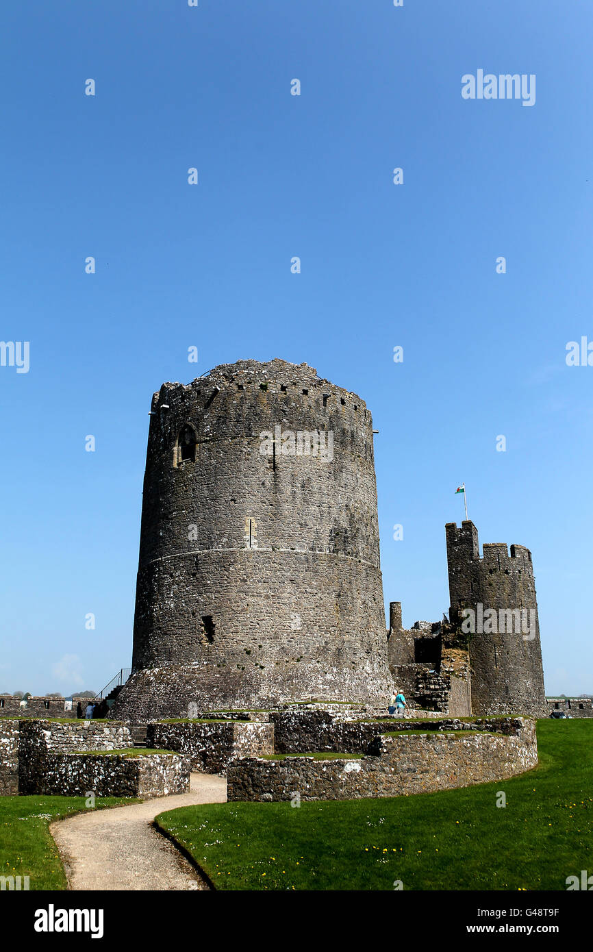 Vue générale sur le château de Pembroke, château médiéval de Pembroke, dans l'ouest du pays de Galles. Banque D'Images