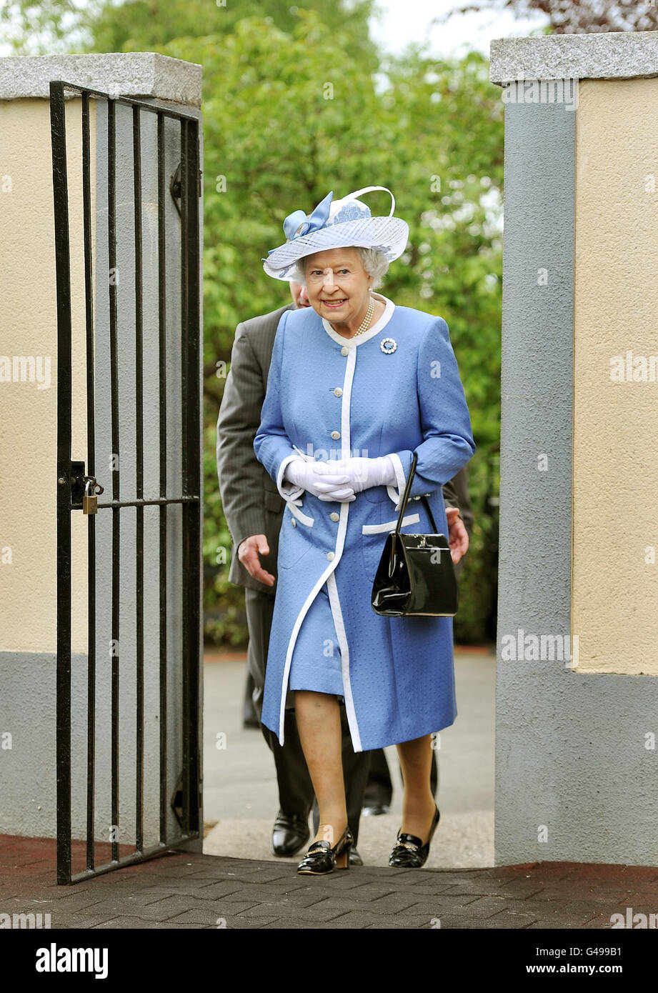 La reine Elizabeth II lors d'une visite au Irish National Stud, l'un des plus grands centres de crin d'Irlande, près de Dublin, Co Kildare. Banque D'Images