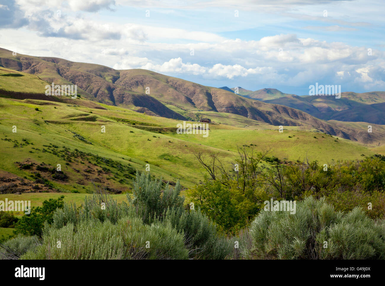 Printemps du Nord vue de la vallée de la rivière Payette avec les nuages et soleil, New York, 2016. Banque D'Images