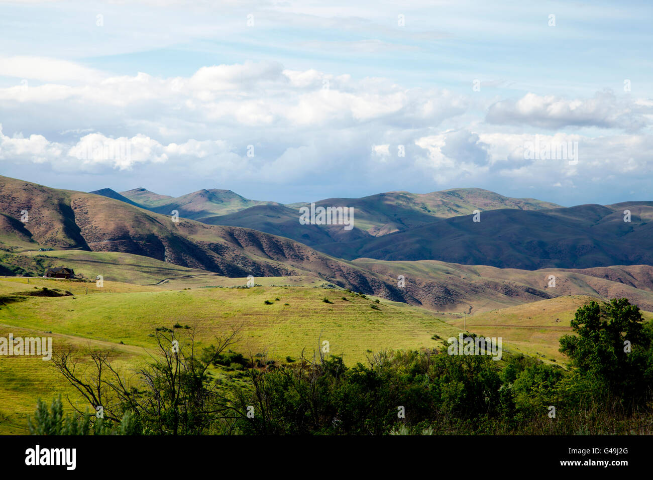 Printemps du Nord vue de la vallée de la rivière Payette avec les nuages et soleil, New York, 2016. Banque D'Images