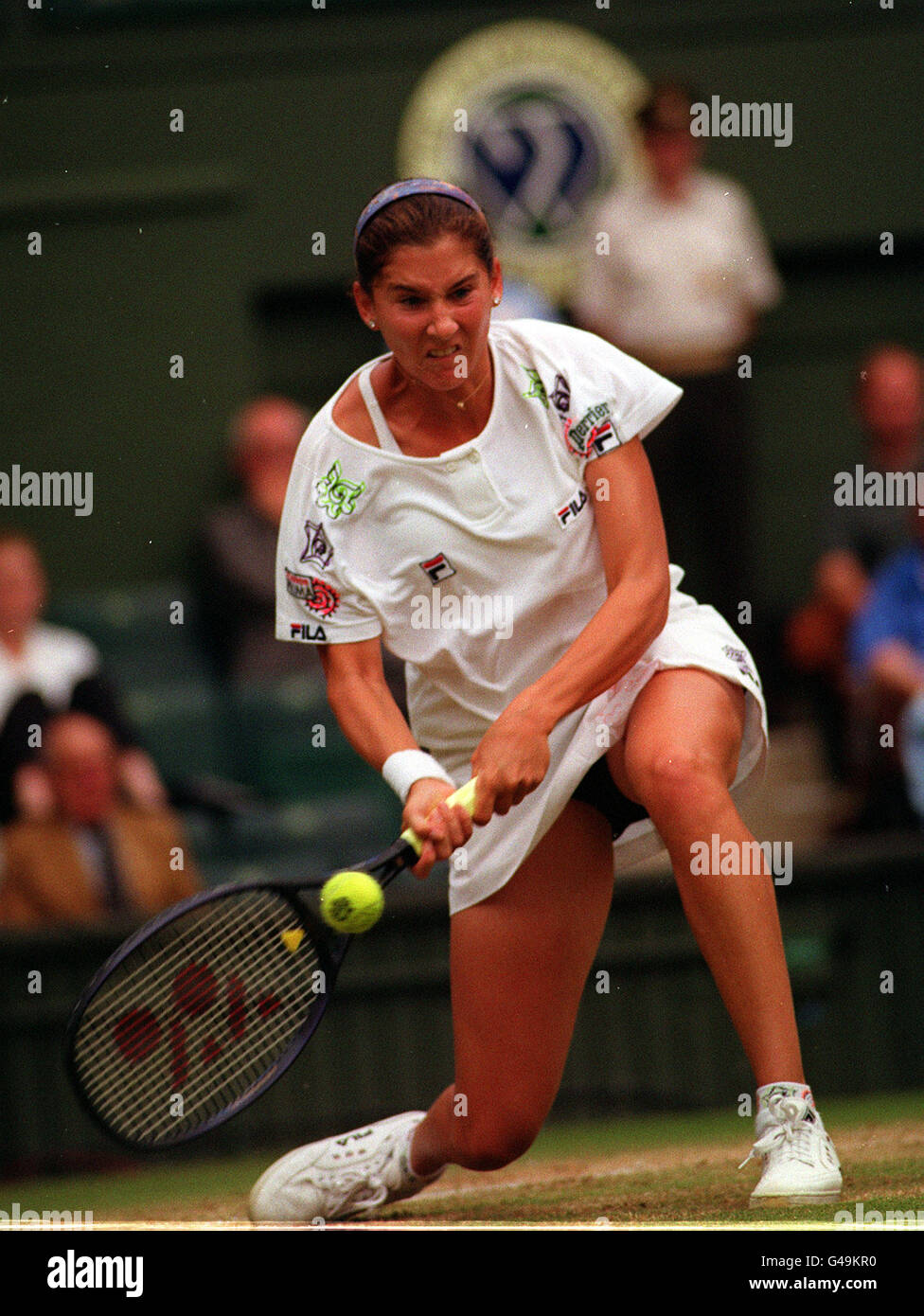 PA NEWS PHOTO 30/6/92 Monica Seles EN ACTION À WIMBEDON Photo Stock