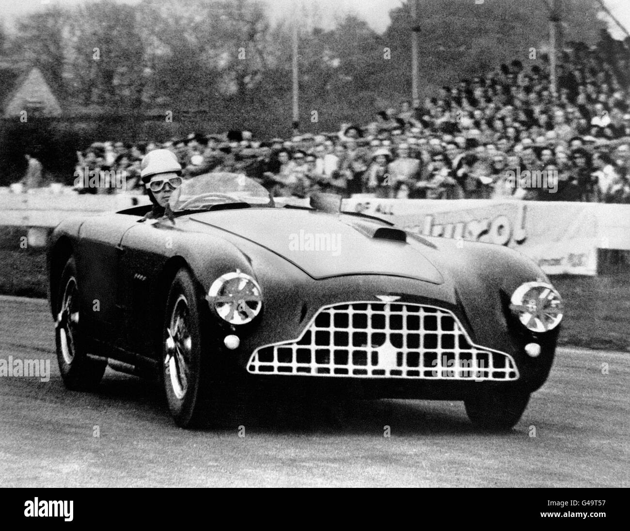 Courses automobiles - voitures de sport. Geoff Duke, Aston Martin DB3 Banque D'Images