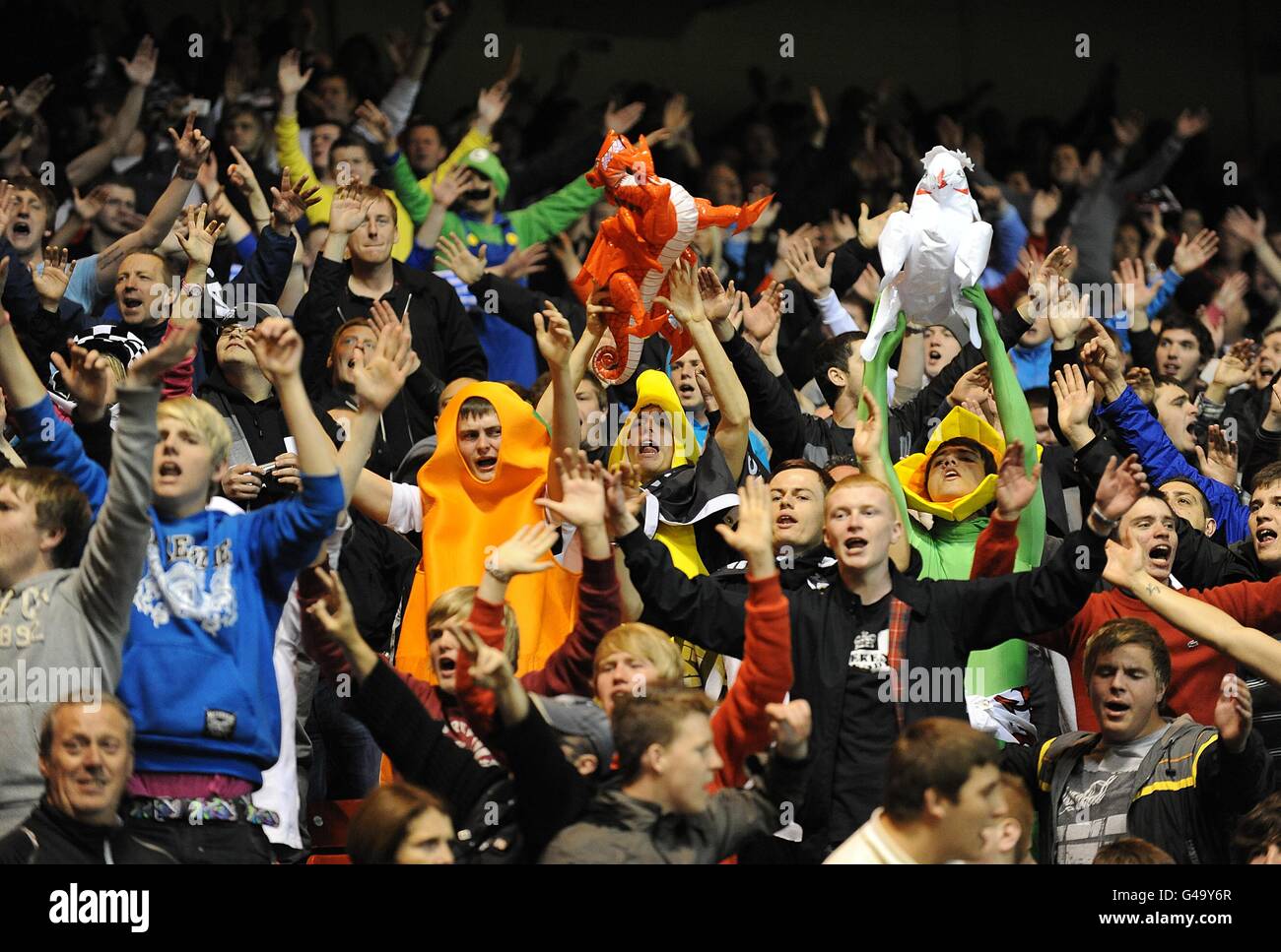 Football - npower football League Championship - jouer demi-finale - First Leg - Nottingham Forest v Swansea City - City Ground. Swansea City fans dans les stands Banque D'Images