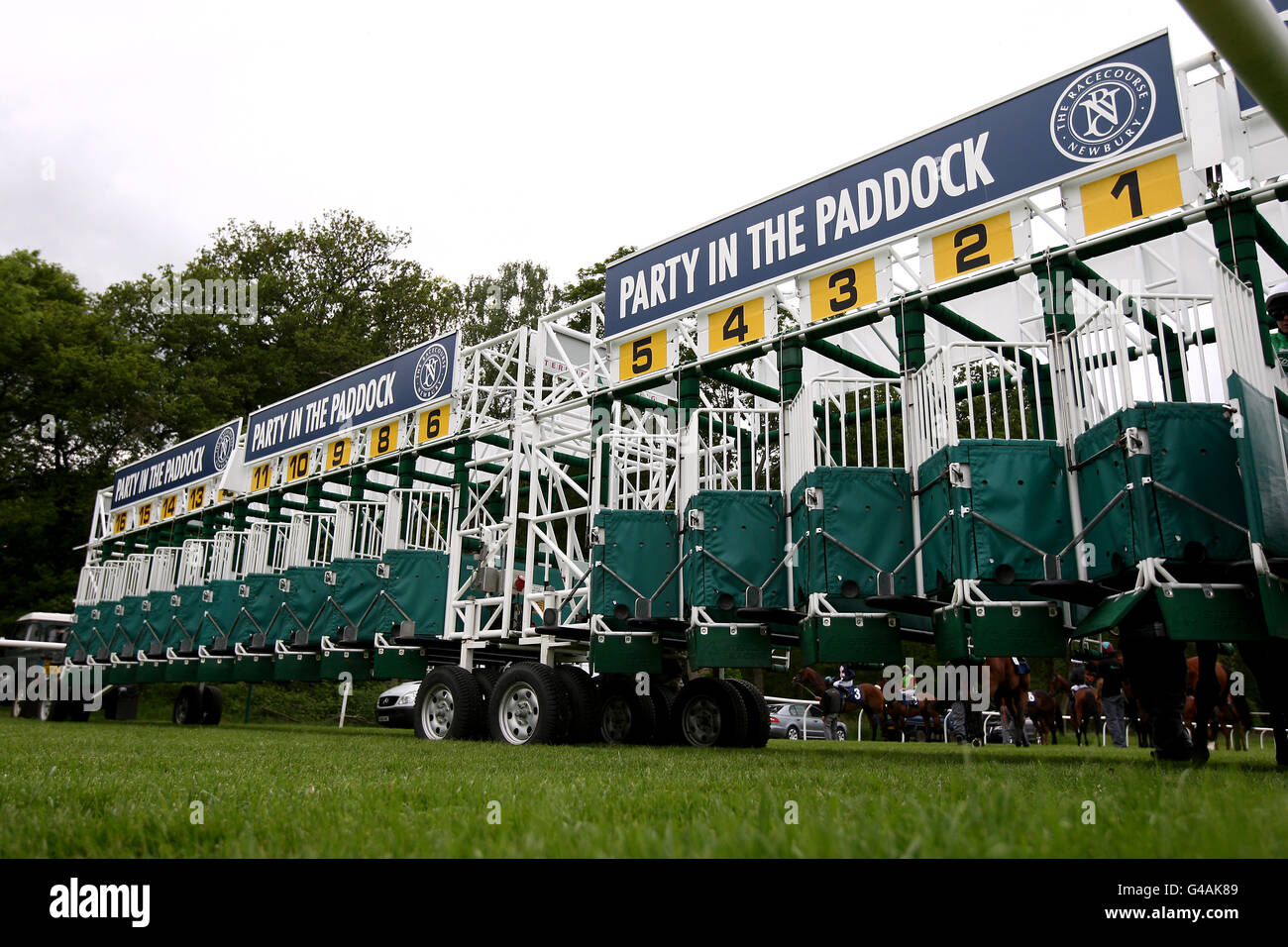 Course hippique - course Charity Race Day - Newbury Racecourse.Vue sur les stands de l'hippodrome de Newbury Banque D'Images