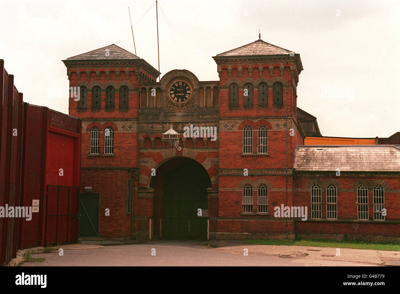 PA NEWS PHOTO 22/7/91 Une VUE EXTÉRIEURE GÉNÉRALE DE BROADMOOR * 24/7/2000: De tels hôpitaux spéciaux de sécurité devraient être fermés, selon un rapport publié par un comité de députés.Le rapport du Comité mixte de santé des communes devrait recommander que les hôpitaux, qui abritent certains des criminels les plus malfrats de Grande-Bretagne, soient mis au rebut et remplacés par des unités plus petites. Banque D'Images