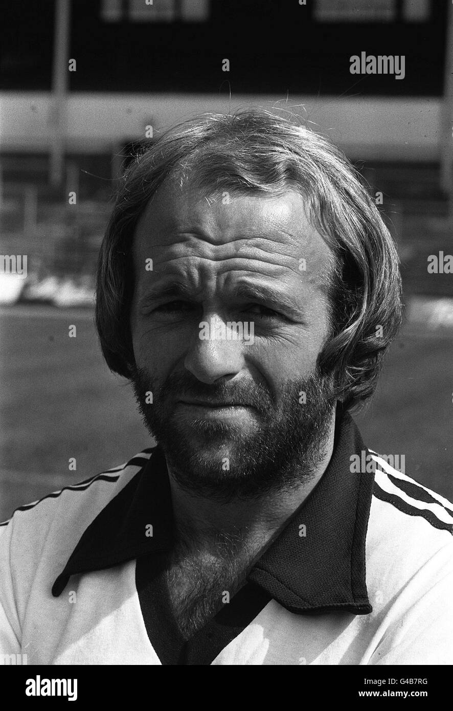 PA NEWS PHOTO 13/8/76 ARCHIE GEMMILL DE DERBY C.F. Au terrain de baseball, DERBY Banque D'Images