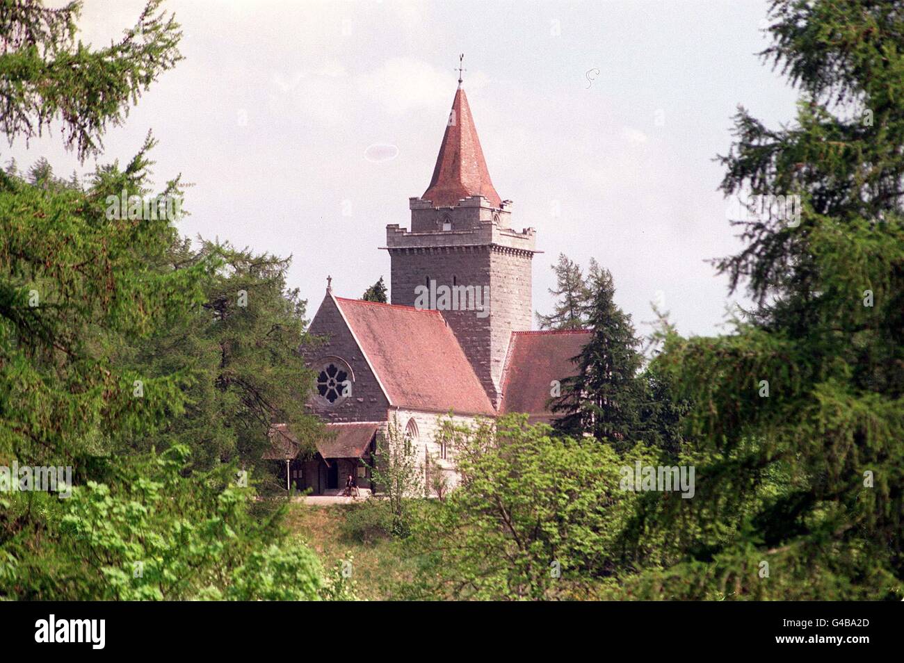 Library filer 253157-4 daté du 5/6/92 de l'église Carthie près de Balmoral. Il est apparu aujourd'hui (mardi) que la petite église écossaise utilisée par des générations de la famille royale est confrontée à des problèmes de trésorerie et à une éventuelle fermeture à long terme. Photo de Chris Bacon/PA. Voir PA Story ROYAL Kirk Banque D'Images