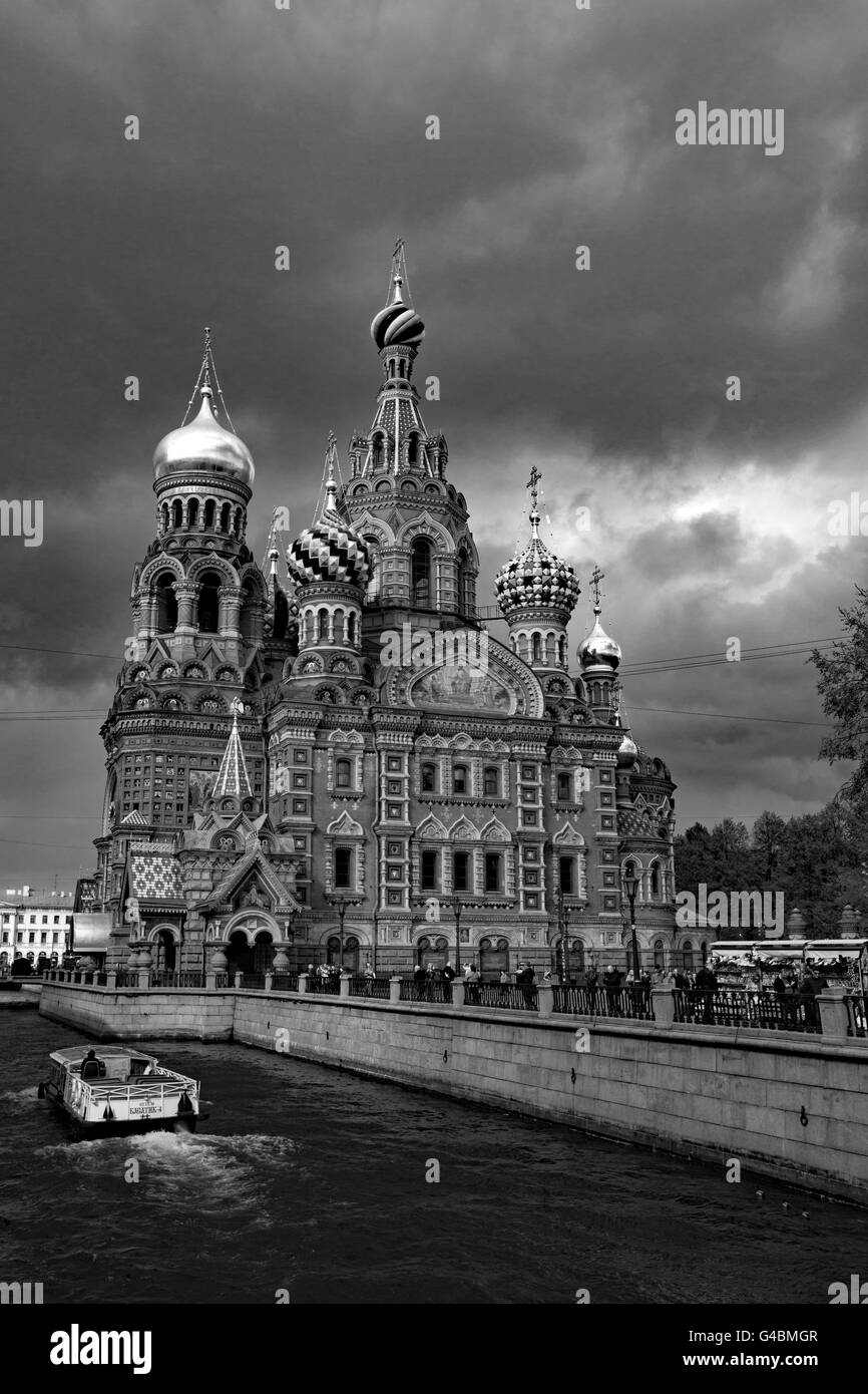 Tempête sur l'église de Notre Sauveur sur le Sang Versé,St Petersburg, Russie Banque D'Images