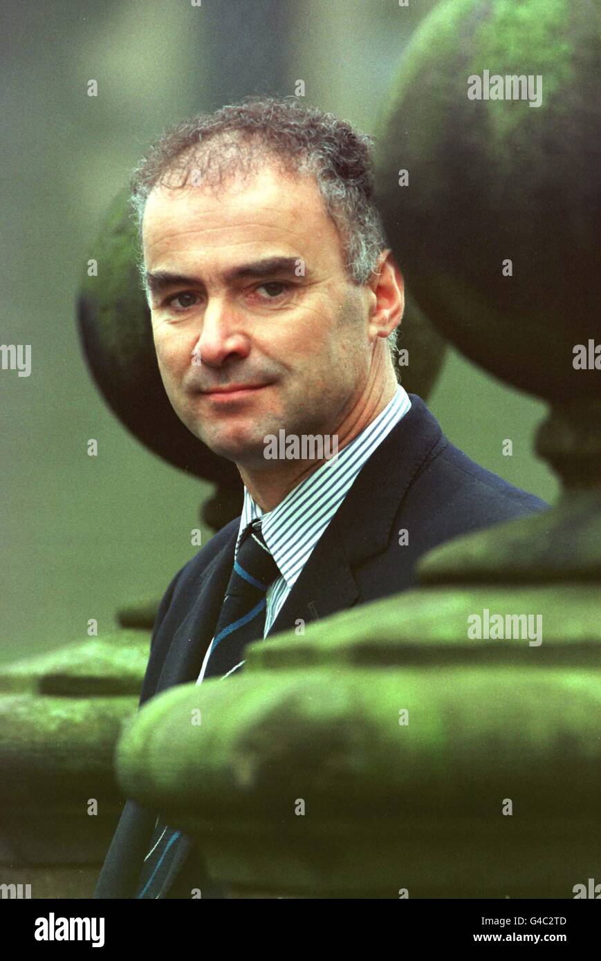 Jim Sutherland, l'hôtelier écossais Borders, aurait servi du bœuf sur les os lors d'un dîner pour les agriculteurs avant Noël devant le tribunal du shérif de Selkirk aujourd'hui (mercredi). M. Sutherland est le premier en Grande-Bretagne à être poursuivi pour avoir prétendument enfreint l'interdiction de la viande bovine. Photo de David Cheskin/PA. Regardez l'histoire des PA Banque D'Images