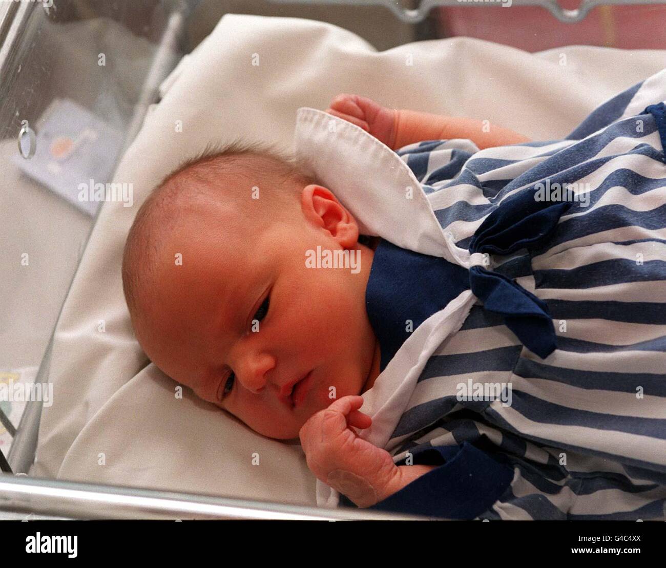 Le bébé abandonné de trois jours a été nommé Sean par des infirmières de  l'hôpital de North Middlesex aujourd'hui (samedi) après qu'il a été trouvé  dans une boîte en carton liquide Fairy