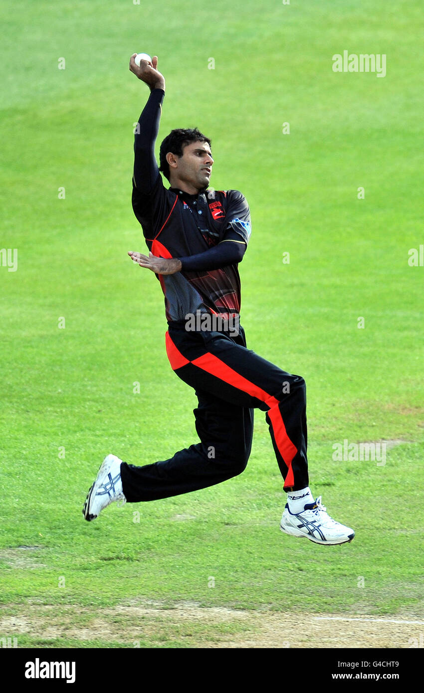 Cricket - Friends Life Twenty20 - North Group - Lancashire Lightning / Leicestershire foxes - Old Trafford Cricket Ground. Abdul Razzaq, le renard du Leicestershire Banque D'Images