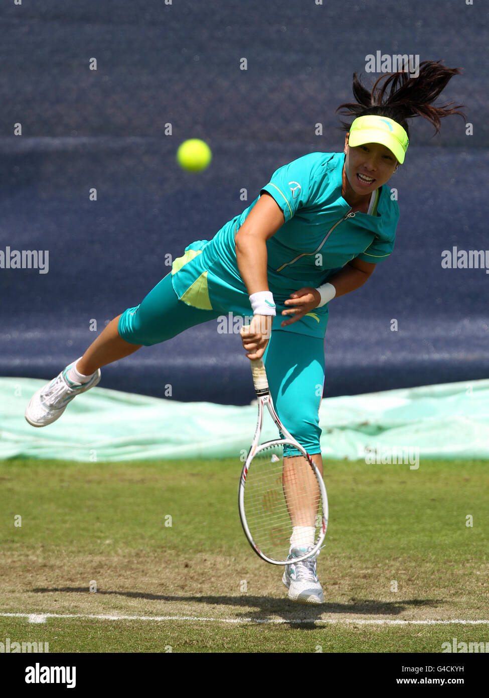 Tennis - 2011 AEGON Classic - deuxième jour - Edgbaston Priory Club. Jie Zheng de Chine lors de son premier match rond Banque D'Images