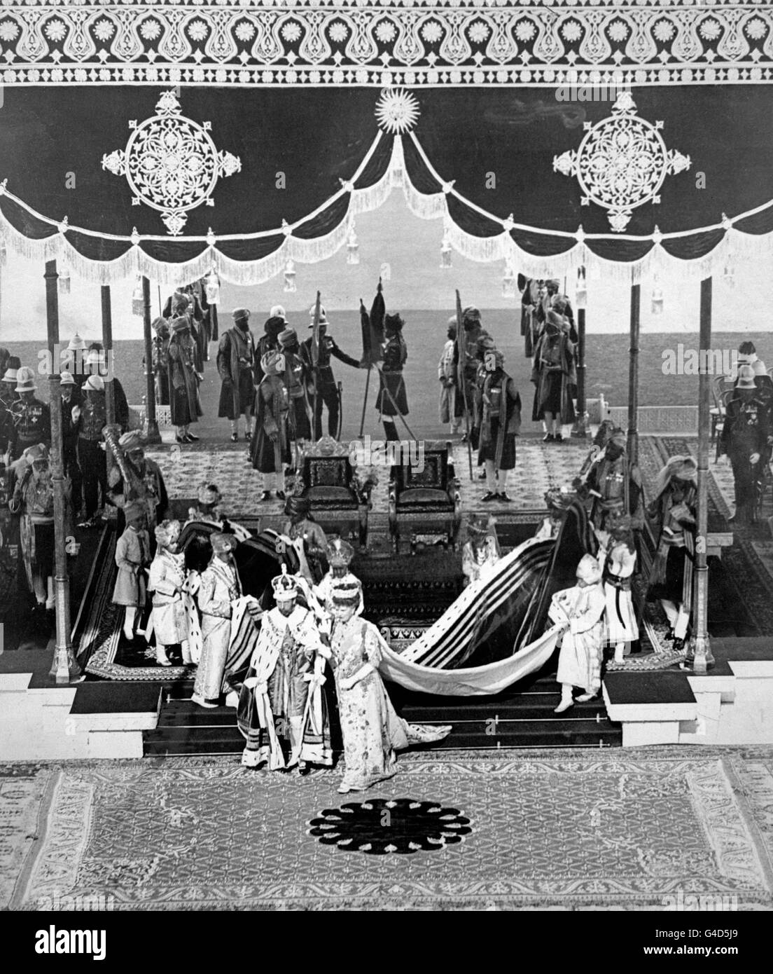 Le roi George V et la reine Mary pendant le Delhi Durbar, pour marquer le couronnement du roi. Banque D'Images