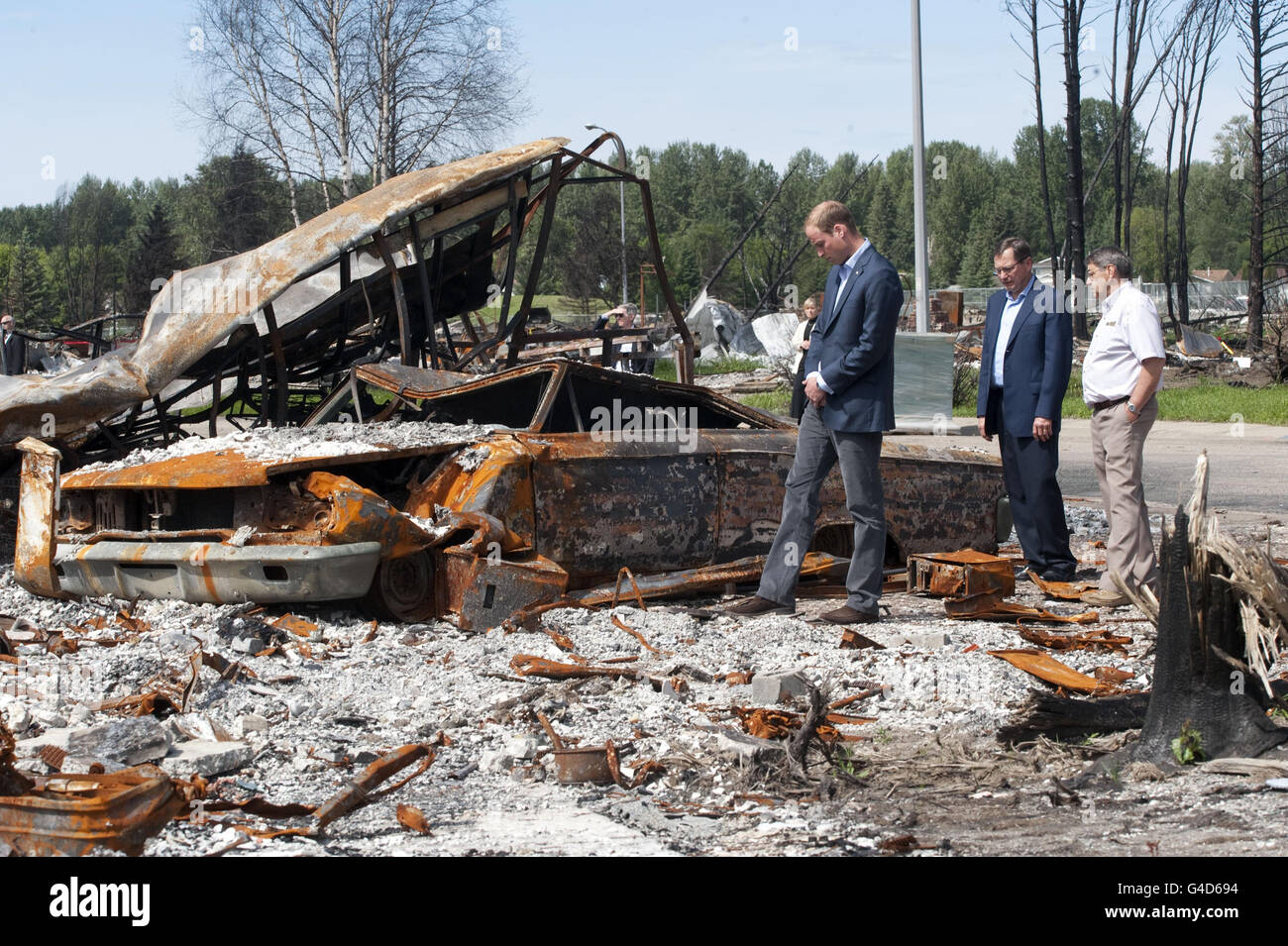 Le duc et la duchesse de Cambridge visitent Slave Lake, dans le nord de l'Alberta, au Canada, où des parties de la ville ont été dévastées par un incendie en mai. Banque D'Images