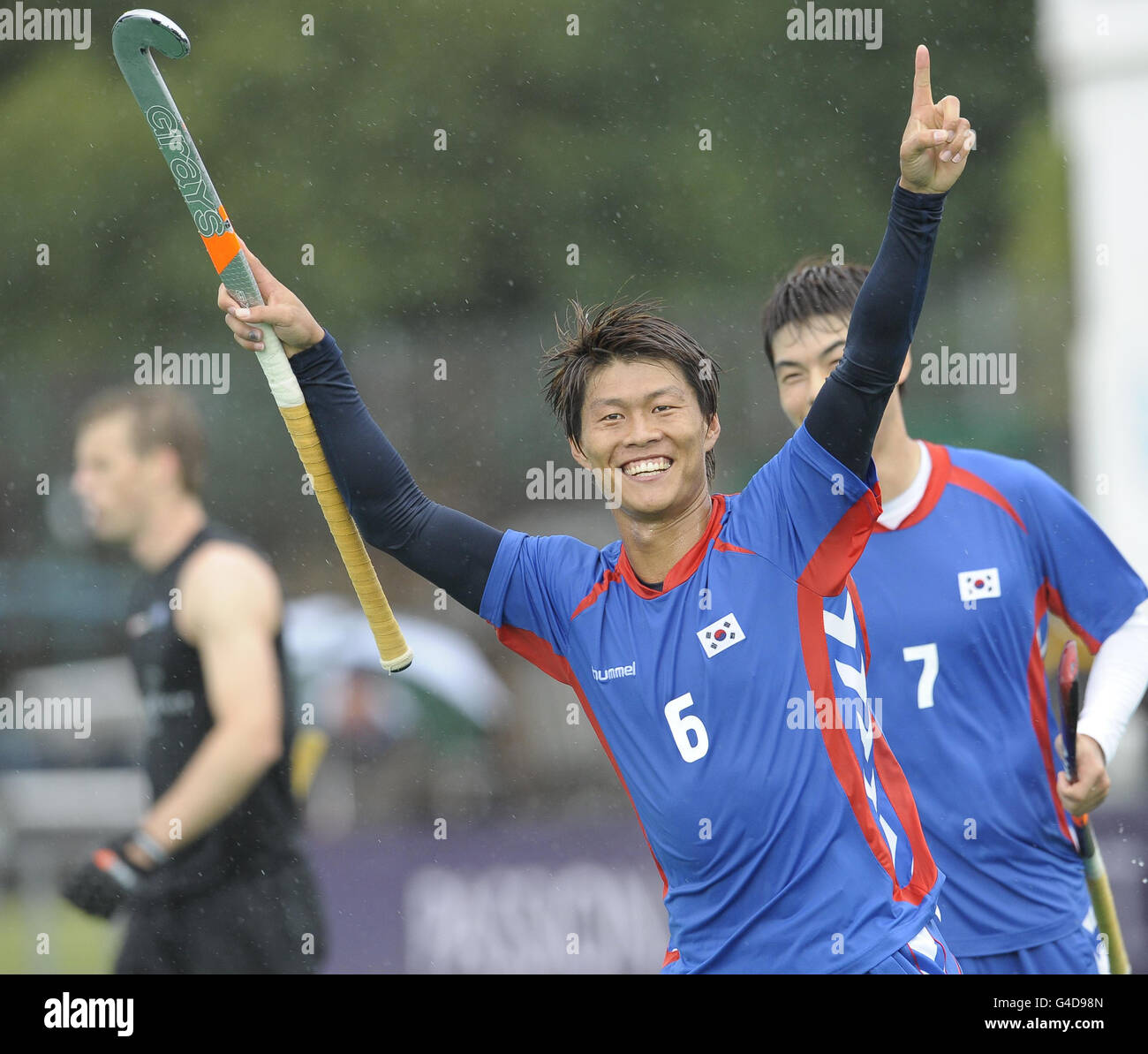 Nam Yong Lee, de Corée du Sud, célèbre son but lors de son match de la coupe de Londres au terrain de loisirs de Quintin Hogg, à Londres. Banque D'Images