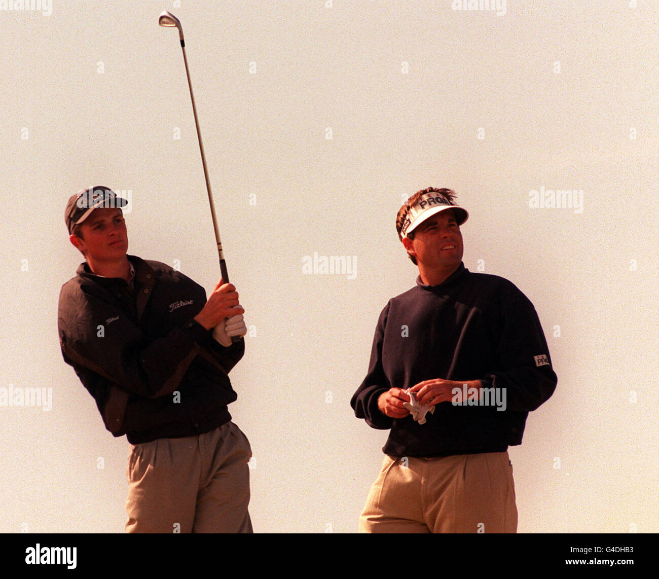 Amateur Justin Rose et Brian Watts des Etats-Unis , les deux nouveaux noms du Championnat d'Open 1998 à Royal Birkdale, aujourd'hui (samedi), lors de leur troisième match. Photo Rebecca Naden/ PA Banque D'Images