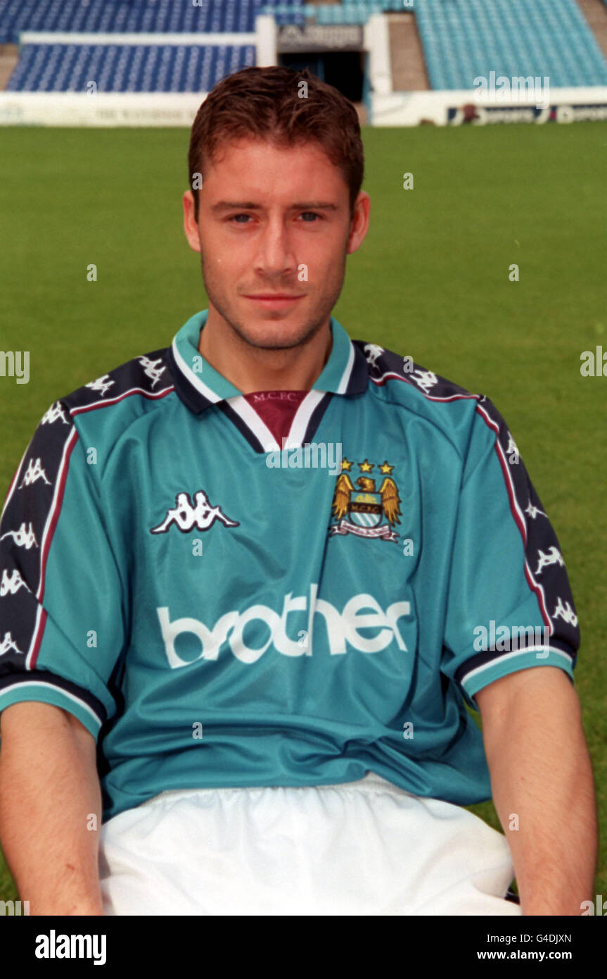 PA NEWS 22/7/98 NEIL HEANEY, MEMBRE DU MANCHESTER CITY FOOTBALL CLUB.PA NEWS 22/7/98 NEIL HEANEY, MEMBRE DU MANCHESTER CITY FOOTBALL CLUB. Banque D'Images